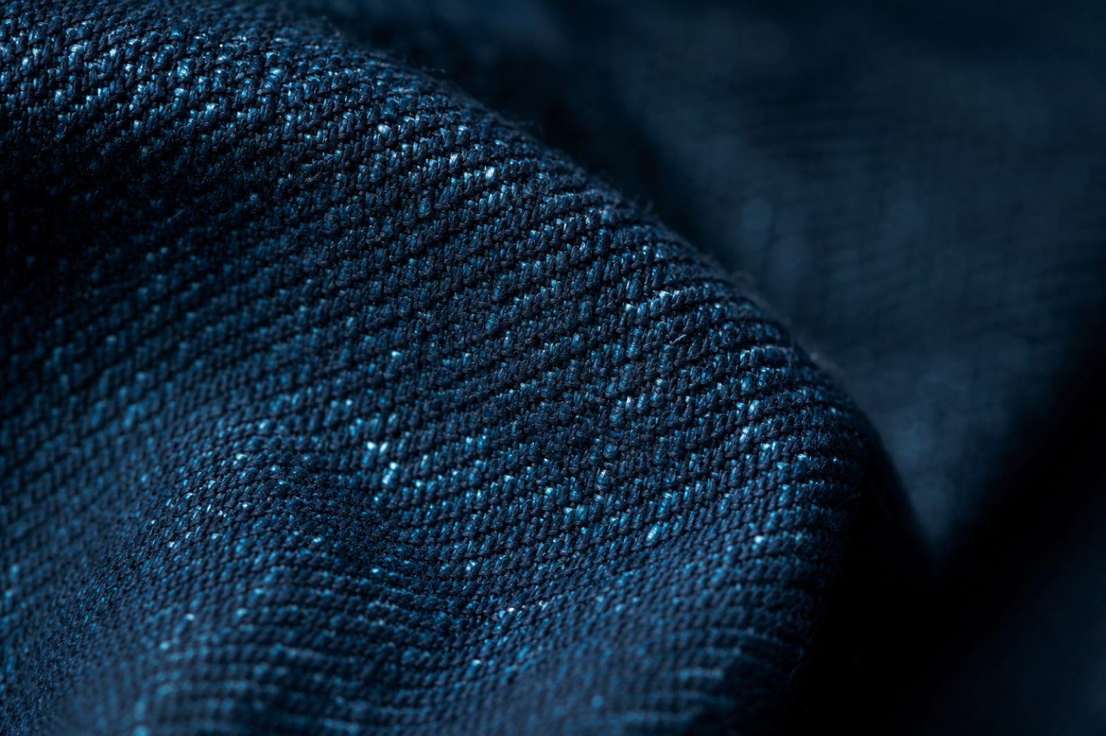 Indigo weave close-up — AI scored material and pattern analysis